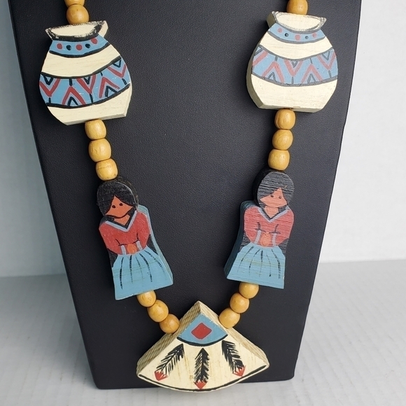 Wood Southwestern Girl Vases Beaded Art to Wear Character Necklace 28" - Picture 2 of 8